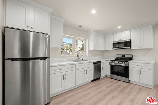 Foto del edificio - 1509 Edris Dr