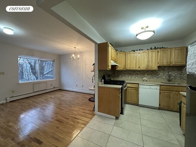 Building Photo - 255 Herzl St