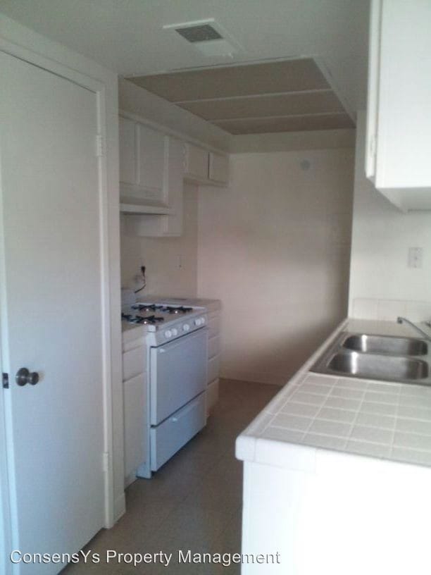Building Photo - 1706 Normandy Pl