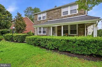 Building Photo - 219 Crosshill Rd