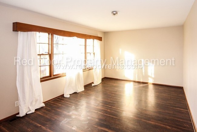 Building Photo - 111 Lantern Ln