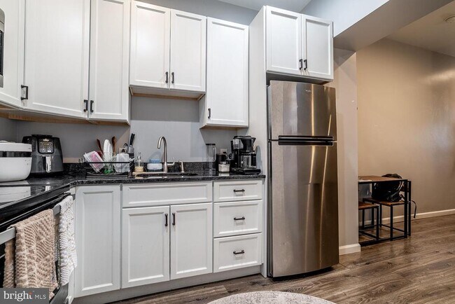 Foto del edificio - 116 S Fellowship Rd