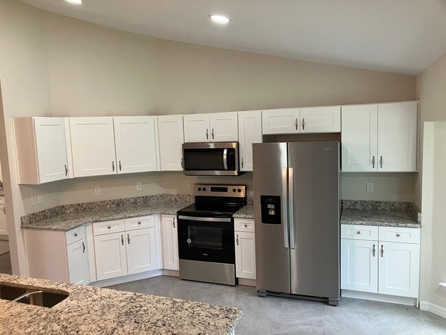 Building Photo - GORGEOUS 3BR/2BA Summerfield Home! NO APPL...