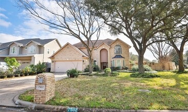 Building Photo - 7502 Holly Ct Estates Dr
