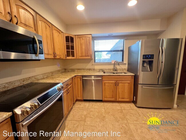 Building Photo - 3 br, 2.5 bath House - 42 7th Avenue #128