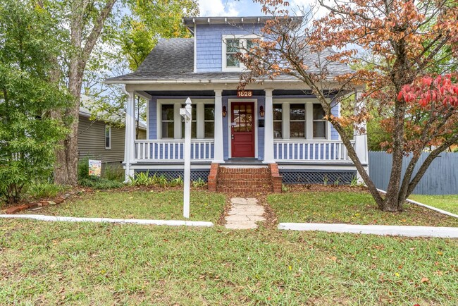 Building Photo - Wonderful Craftsman Bungalow