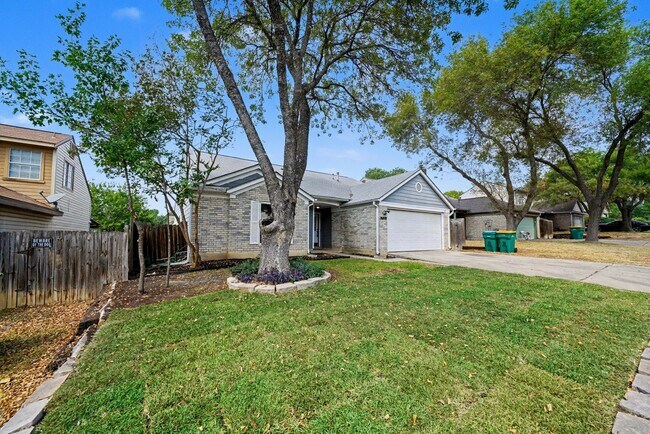 Foto del edificio - Great Home Near Randolph AFB - Realtor Com...