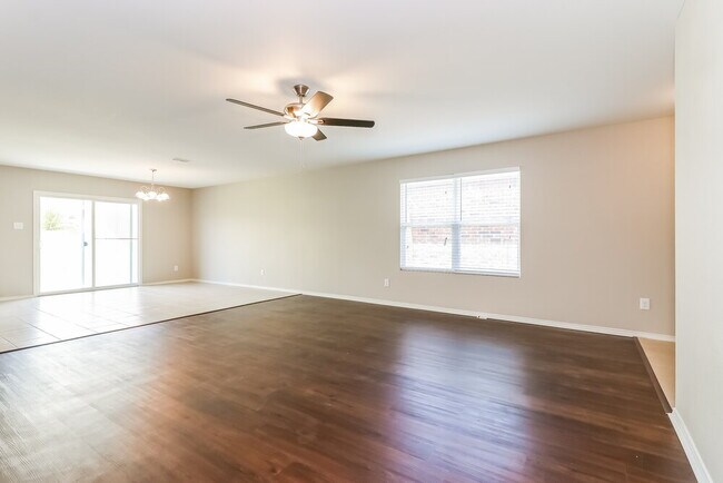 Foto del edificio - 3132 Middleview Rd