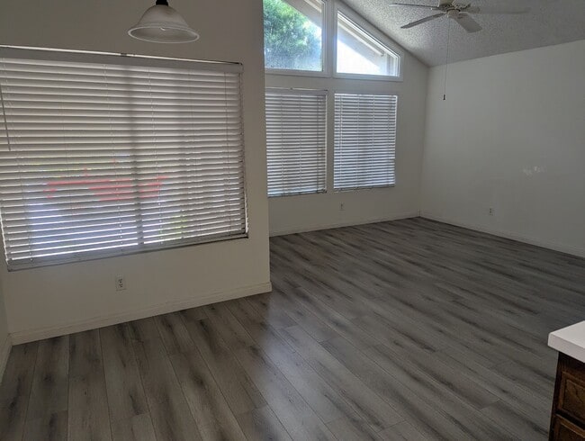 Building Photo - 1046 Canal St