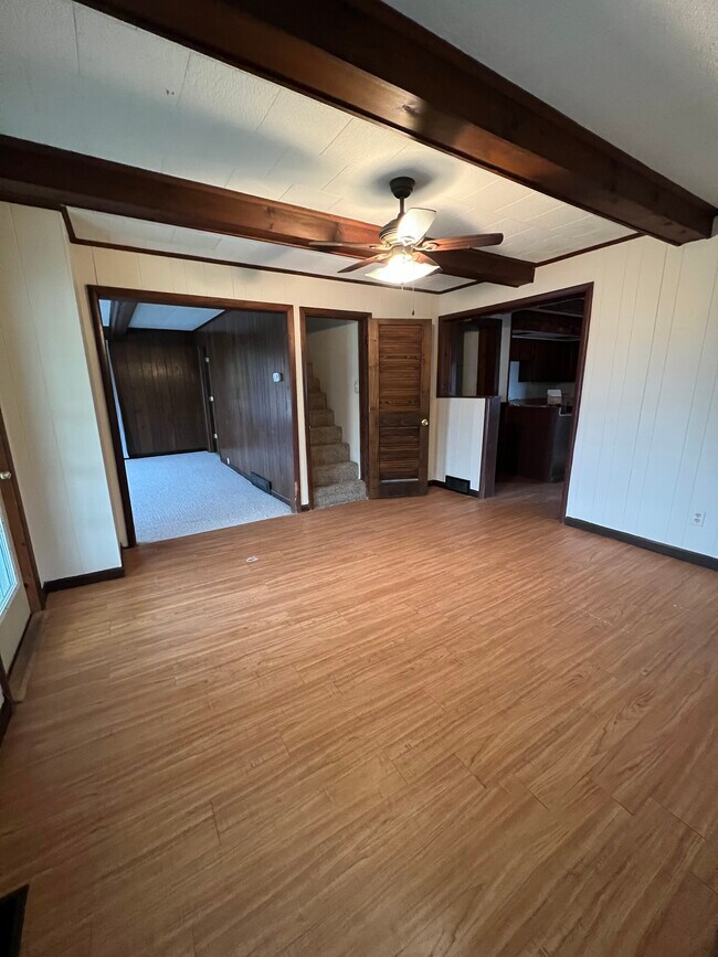 Dining Room - 13520 W Grand River Hwy