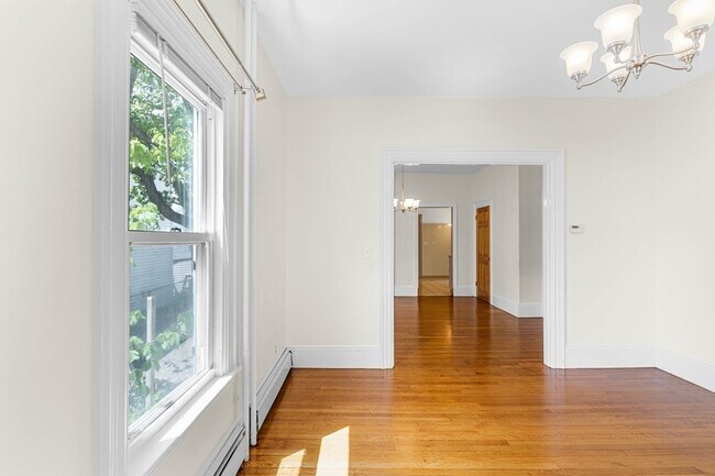 Building Photo - 51 Newbury St