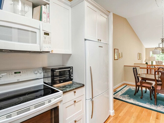 Building Photo - 1303 Branchlands Dr