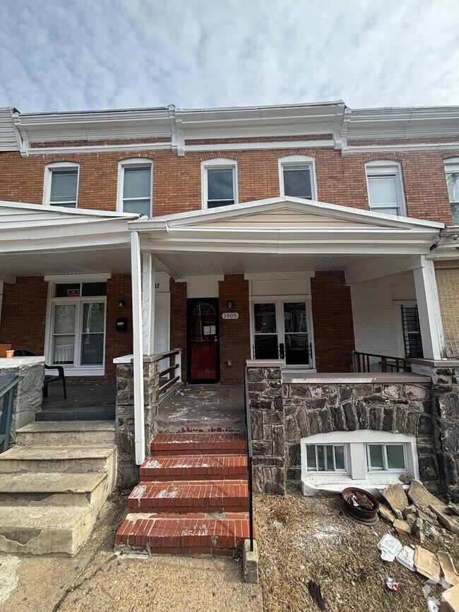 Building Photo - 1905 N Dukeland St