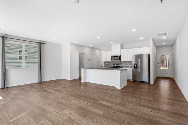 Building Photo - Modern & Spacious 3BR End Unit Townhome in...
