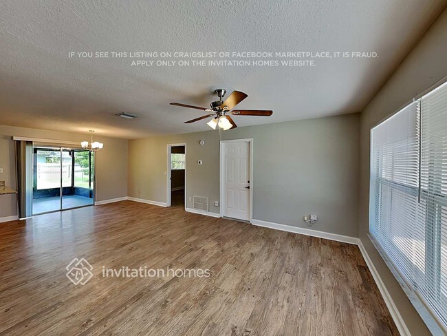 Building Photo - 120 Hidden Lake Dr