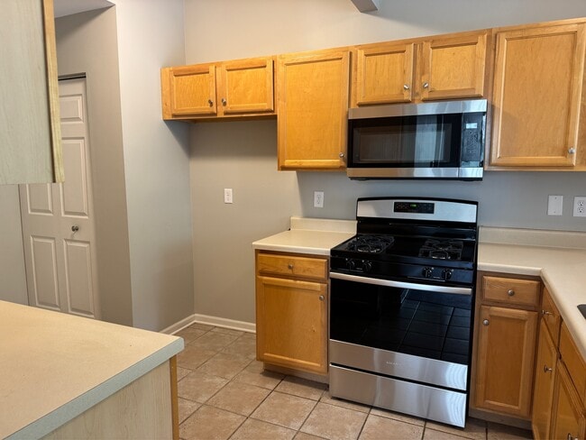 Building Photo - 6251 Commonwealth Dr