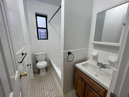 Foto del edificio - 1 bedroom in BRONX NY 10452