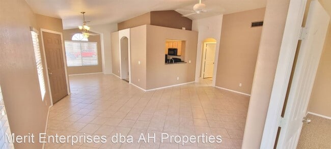 Building Photo - 3 br, 2 bath House - 205 W JASPER DR