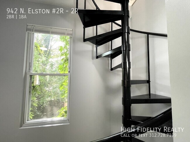 Foto del edificio - 942 N Elston Ave