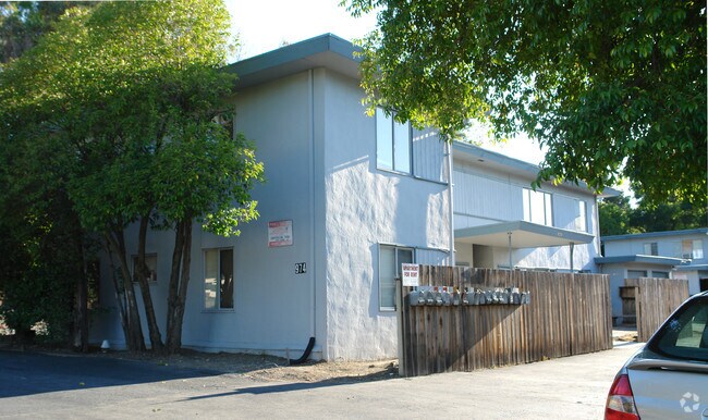 Building Photo - 974 Dolores Dr