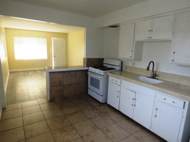 Foto del edificio - 1438 E 16th St