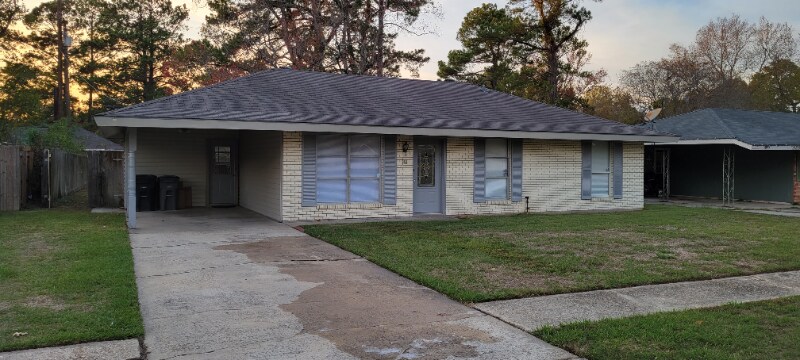 Primary Photo - 858 Fountainbleau Dr