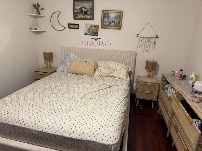 Building Photo - 21-12 29th St