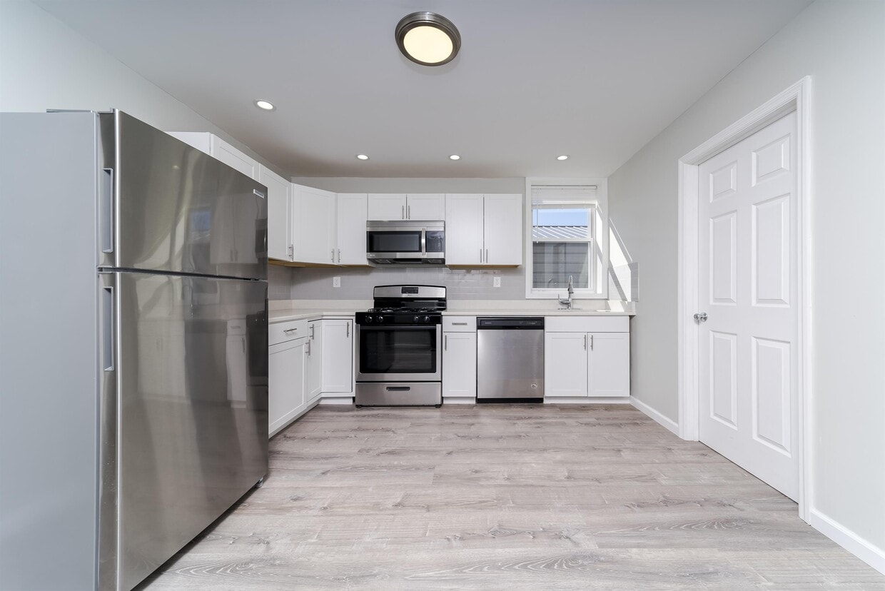 Primary Photo - 441 2nd St