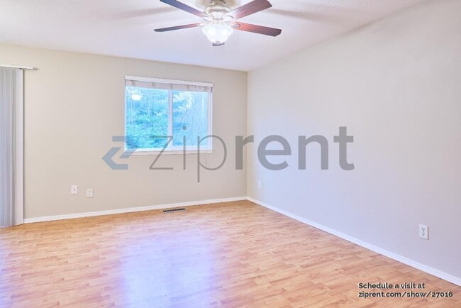 Building Photo - Unit