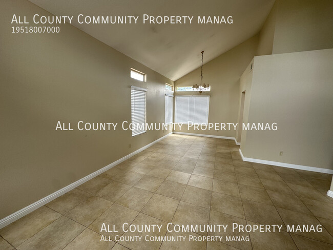 Foto del edificio - 39924 Osprey Rd