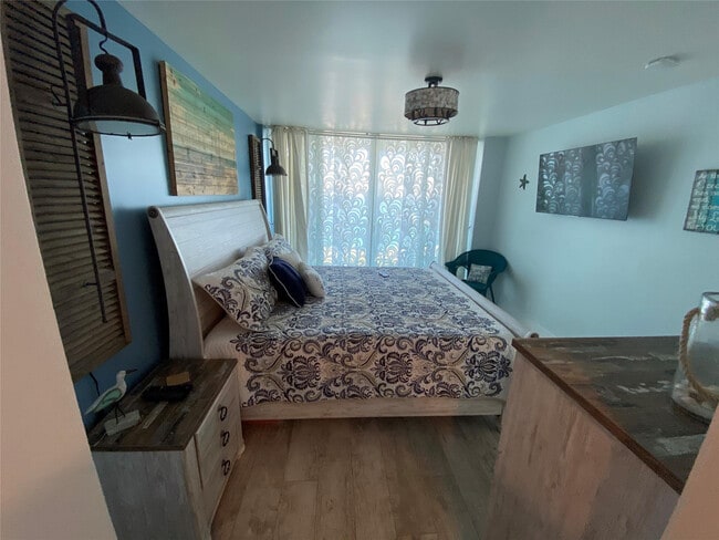 Building Photo - 333 NE 21st Ave