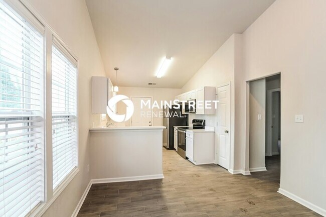 Foto del edificio - 3 Bedroom Pet-Friendly Home in Charlotte, NC with Main Street Renewal