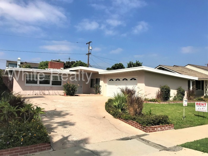 Primary Photo - Bixby Knolls Spacious Home