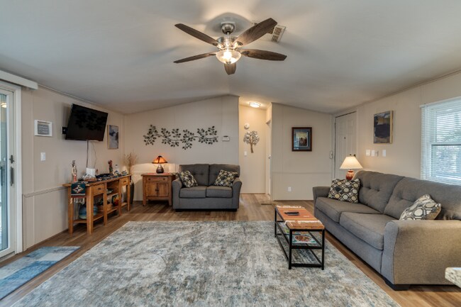 Foto del edificio - 5424 W Lazy Heart St