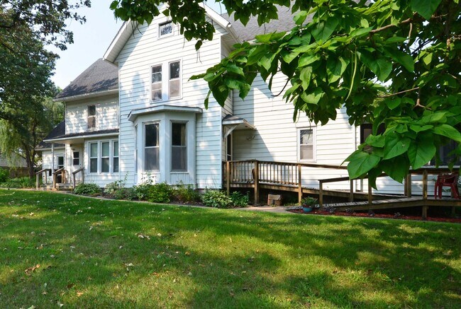 Building Photo - 603 3rd St. W.
