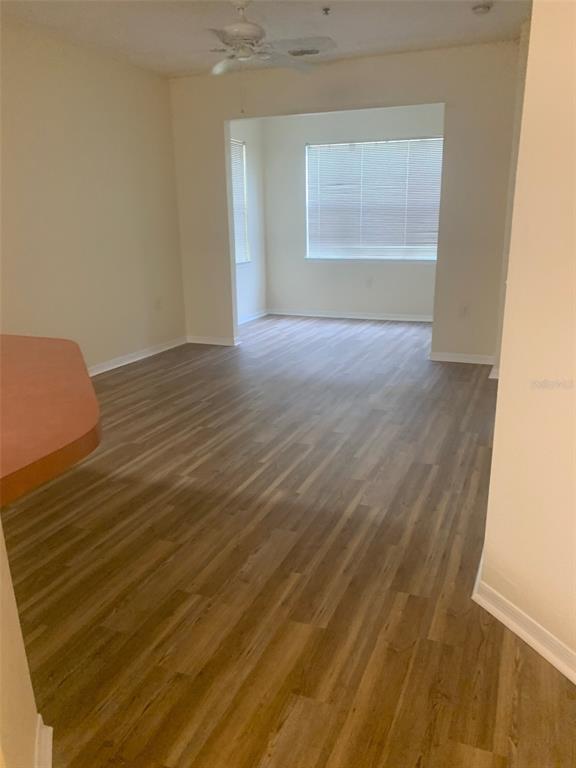 Foto del edificio - 8102 Lillies Way