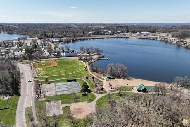 Tanners Lake Park in Oakdale features a basketball court, playground, pier, and boat launch.