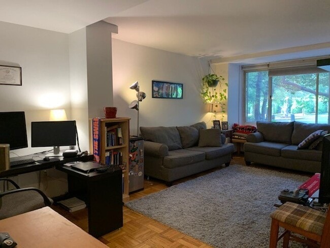 Photo - 4000 Tunlaw Rd NW #430 House