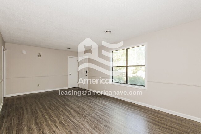Foto del edificio - 105 Fallsbury Rd