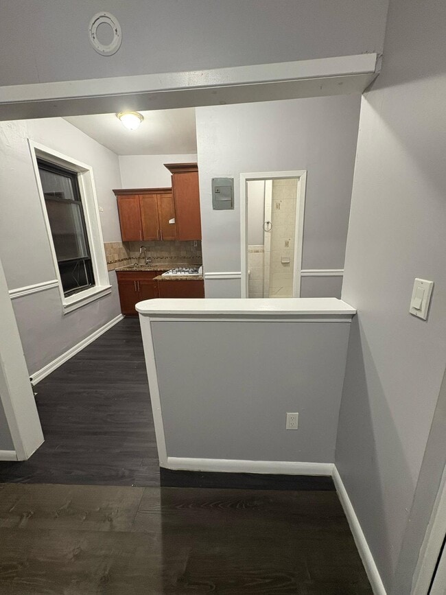 449 Mt Prospect 21 - 439 Mount Prospect Ave
