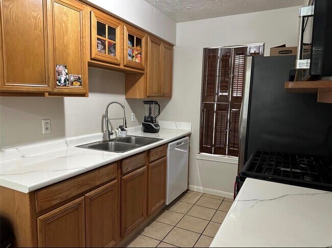 Foto del edificio - 805 Northbend Dr
