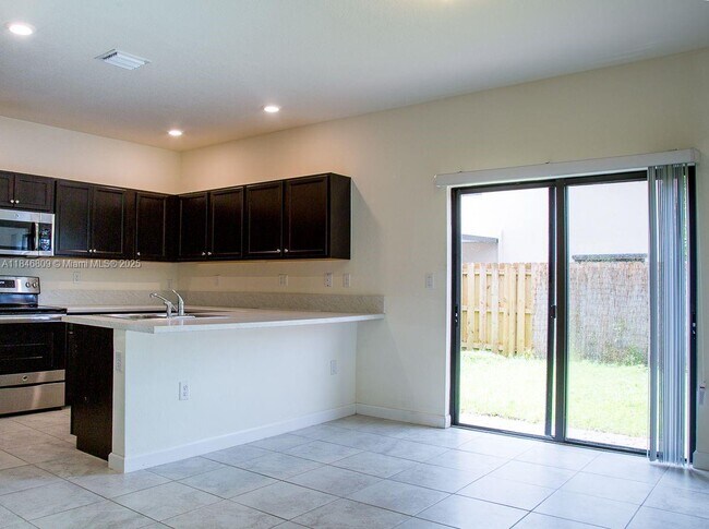 Building Photo - 11422 SW 248th Ln