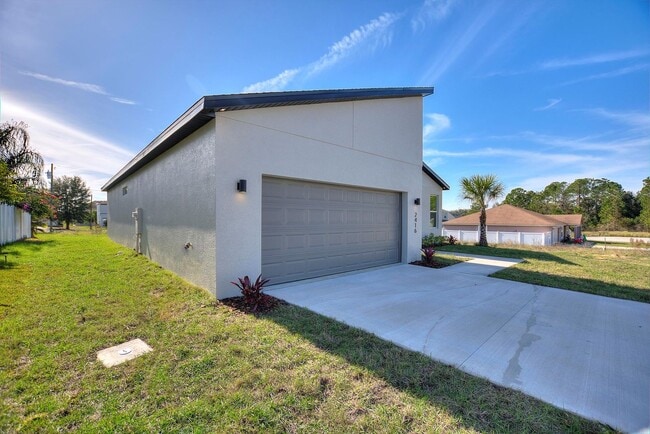 Building Photo - BRAND NEW HOME! Modern, energy efficient h...