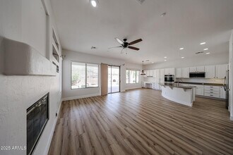 Building Photo - 41735 N Maidstone Ct