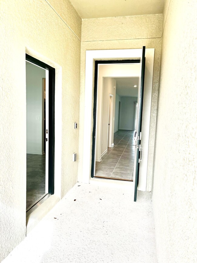 Building Photo - 8979 Chipping Square Ln