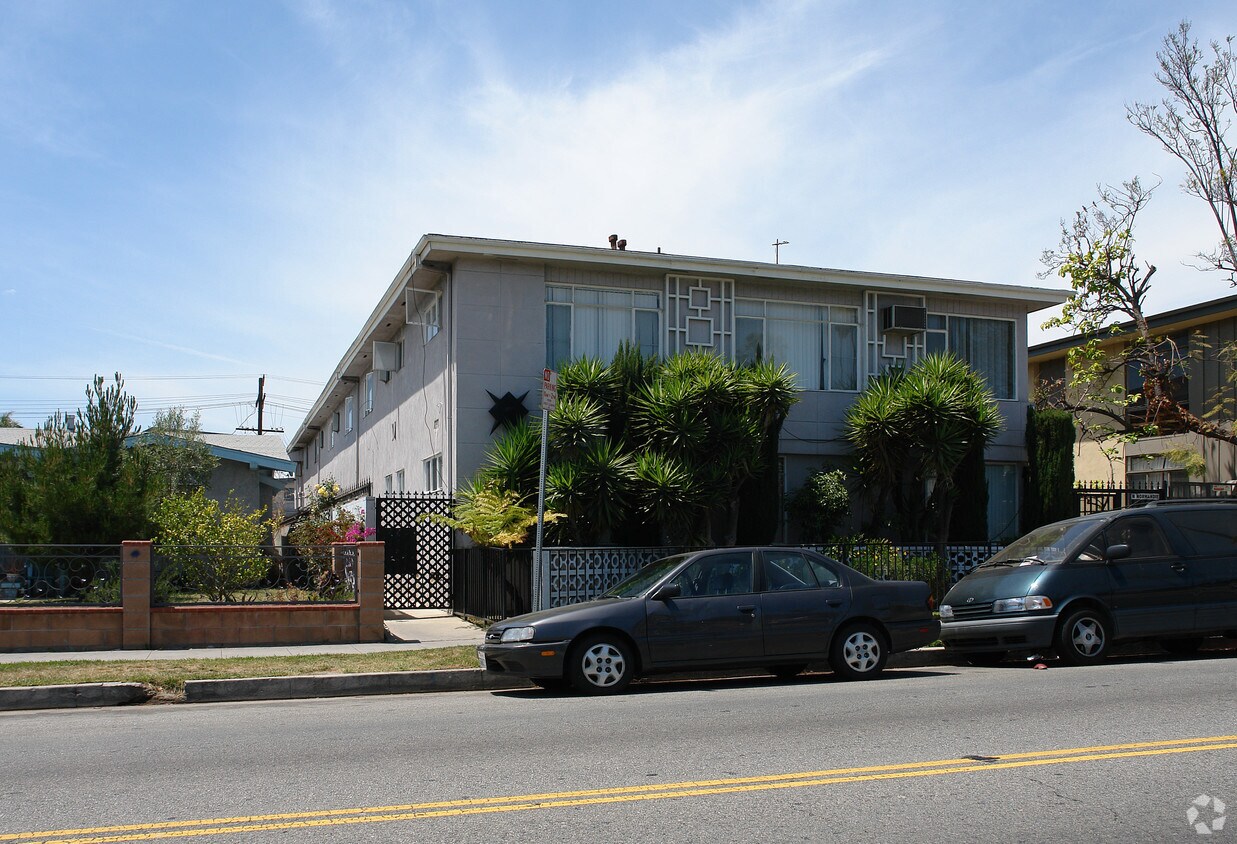 Foto del edificio - 967 N Normandie Ave