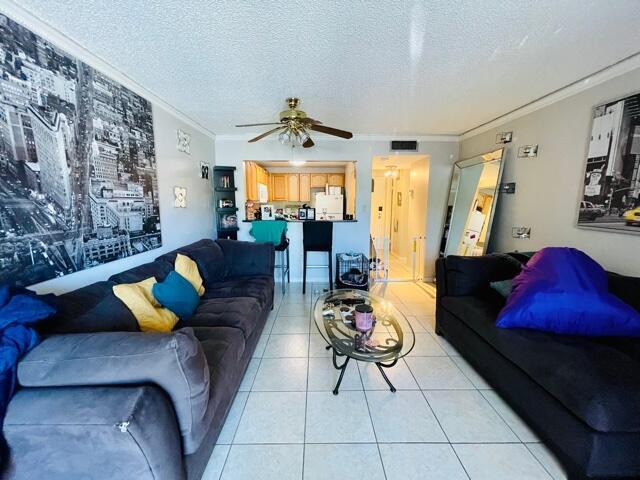 Foto principal - 4324 NW 9th Ave