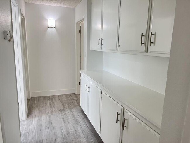 Building Photo - 3600 Bedrock Dr