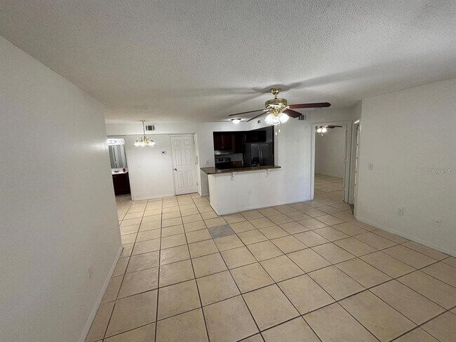 Building Photo - 433 Fountainhead Cir