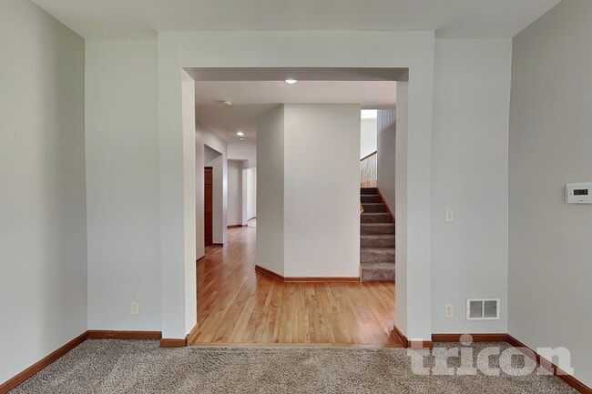 Building Photo - 1278 McDole Dr